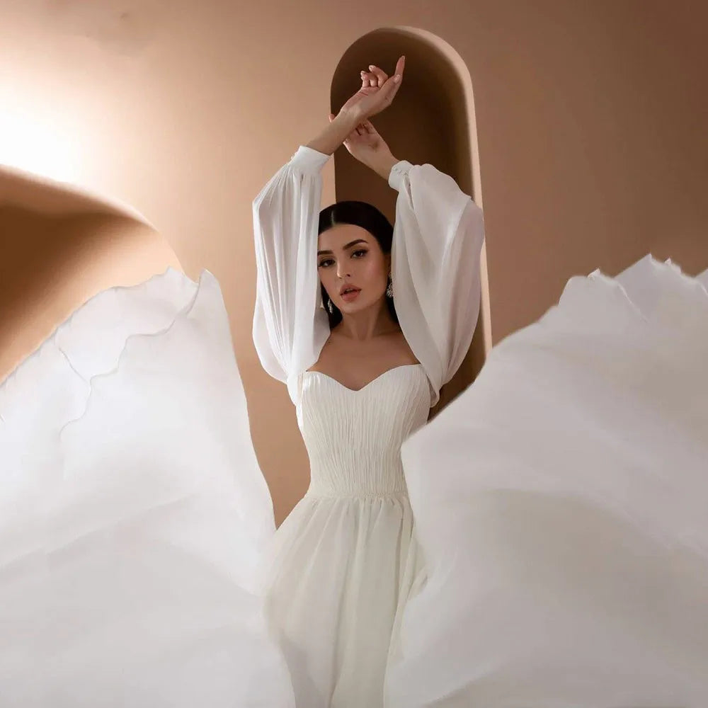 Semplici abiti da sposa senza spalline maniche a sbuffo abiti da sposa in chiffon senza schienale del treno di corte per donne eleganti