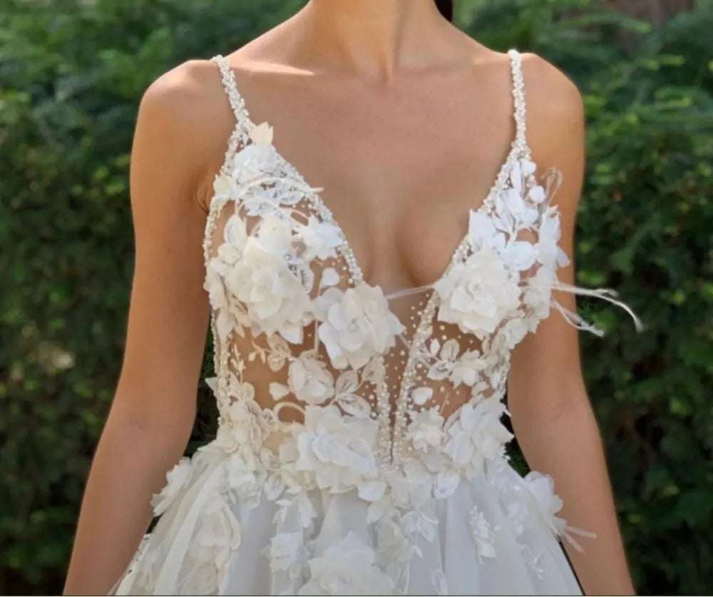 Sheer Illusion Spaghetti Cinghies Lace Applique A Line Wedding Dresses Abito da sposa su misura per lo sweep Treno Nuota Vestitido