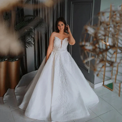 Gaun pengantin ukuran plus untuk wanita strapless a-line leeveless renda appliques bride gaun sapuan kereta vestido dibuat khusus