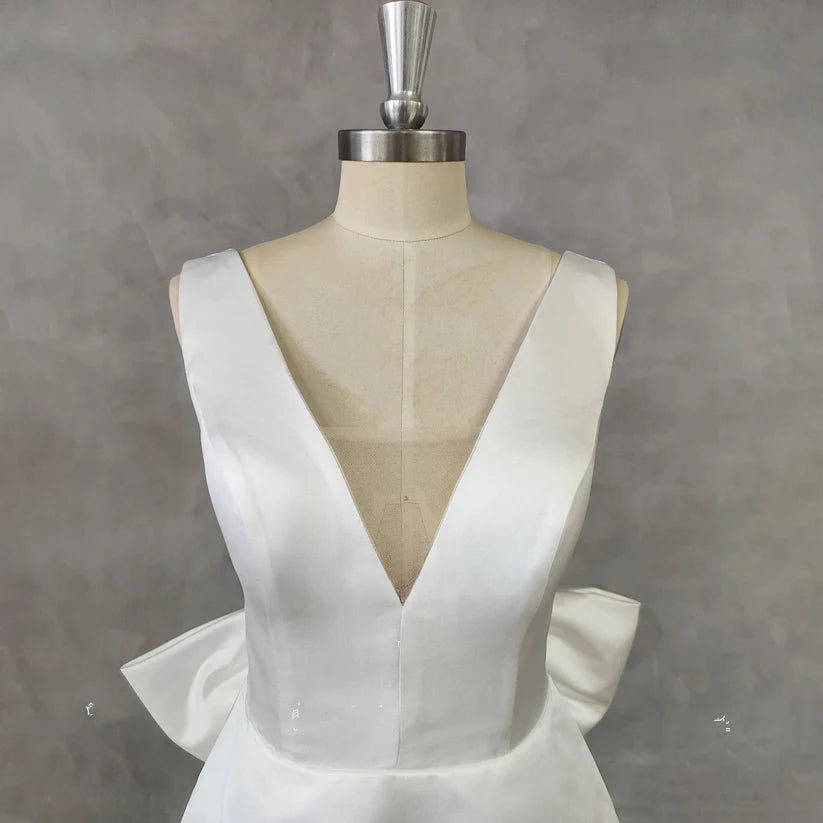 Mini robe de mariée en Satin pour femmes, Simple, sans manches, décolleté en v profond, ligne a, grand nœud, dos nu, courte au-dessus du genou