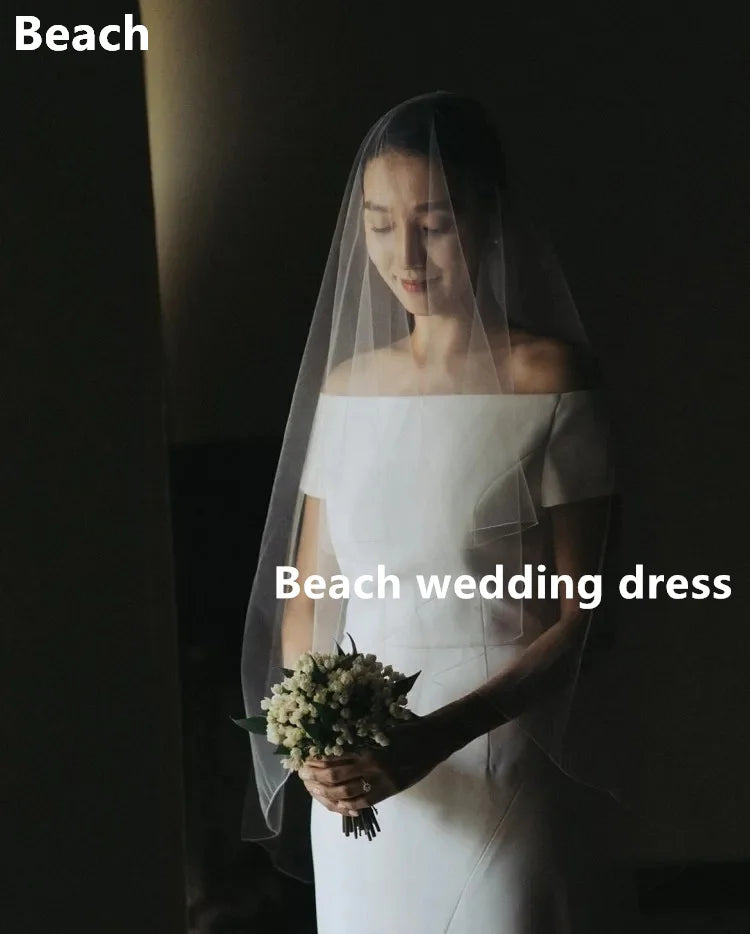 Trägerloser Offschuldner Strand Hochzeitskleid Kurzärmele Satinschlitz Rückenfreie Brautkleider Vestidos de Mairee Weddin