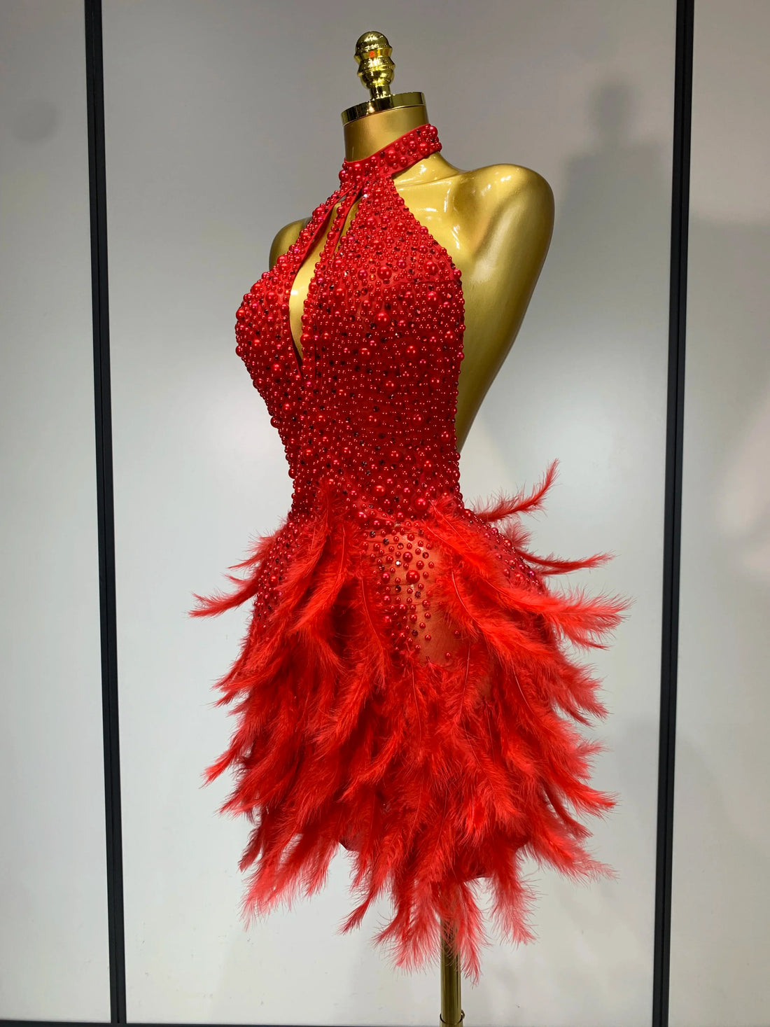 Luxury Rhinestones Pearls Halter Backless Short Feathers Dress Women Sexy Celebrate Birthday Dress Performance Dance Costume Red