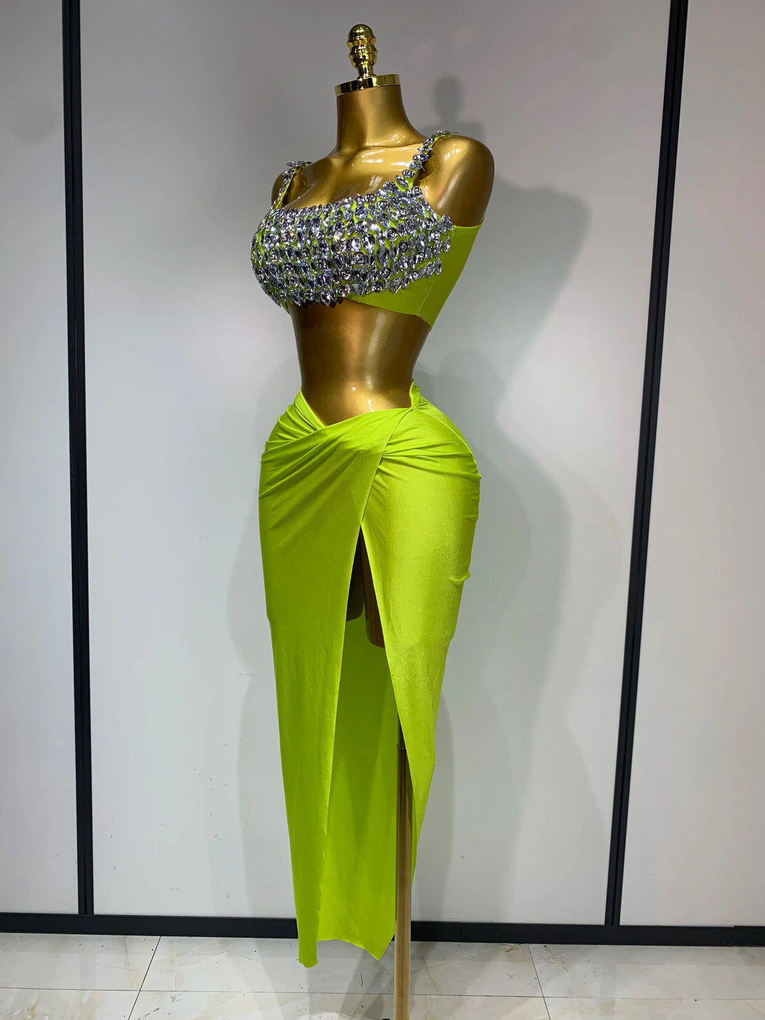 Women Sexy Sparkly Rhinestone Two Pieces Set Stretched Nightclub Skirt Suits Birthday Singer Dancer Stage Performance Costume Fluorescent Green