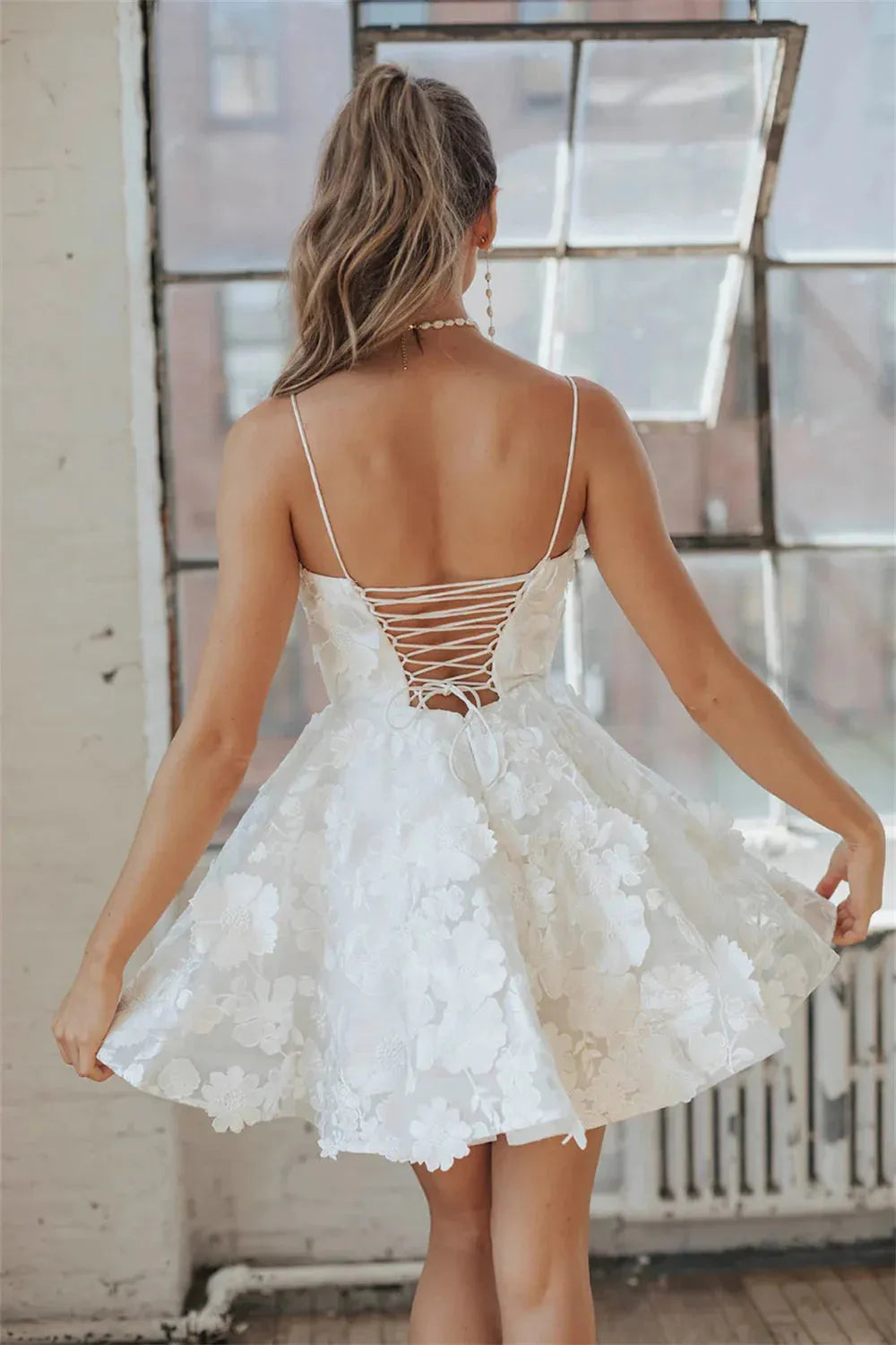 White Sexy Mini Prom Dresses Spaghetti Strap Short فساتين السهرة Elegant Sleeveless Lace-up Back vestidos verano moda as pic
