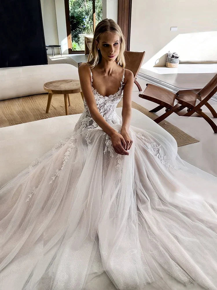 V-Neck A-Line Wedding Dresses Hight Side Split Lace Appliques Beach Bride Gown Spaghetti Straps Train Vestido De Novia