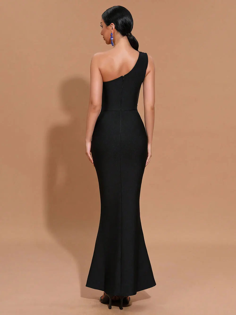 Sexy Women Light Luxury Nail Bead Bandage Dress One Shoulder Slant Neck Sleeveless Bodycon Tail Dress Evening Party Vestido