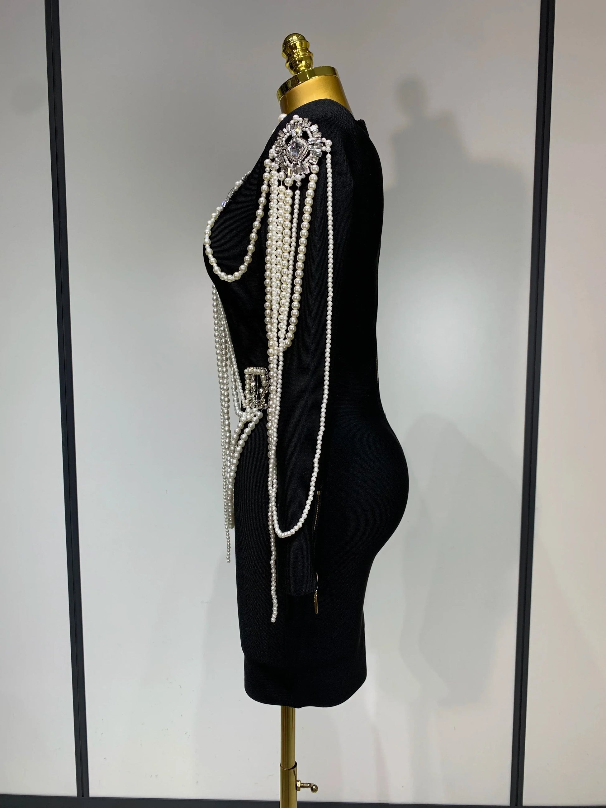 Luxury Birthday Dress Women Beading Diamond Black Bodycone Bandage Wrapped Hip Dress Elegant Long Sleeves Evening Party Gown