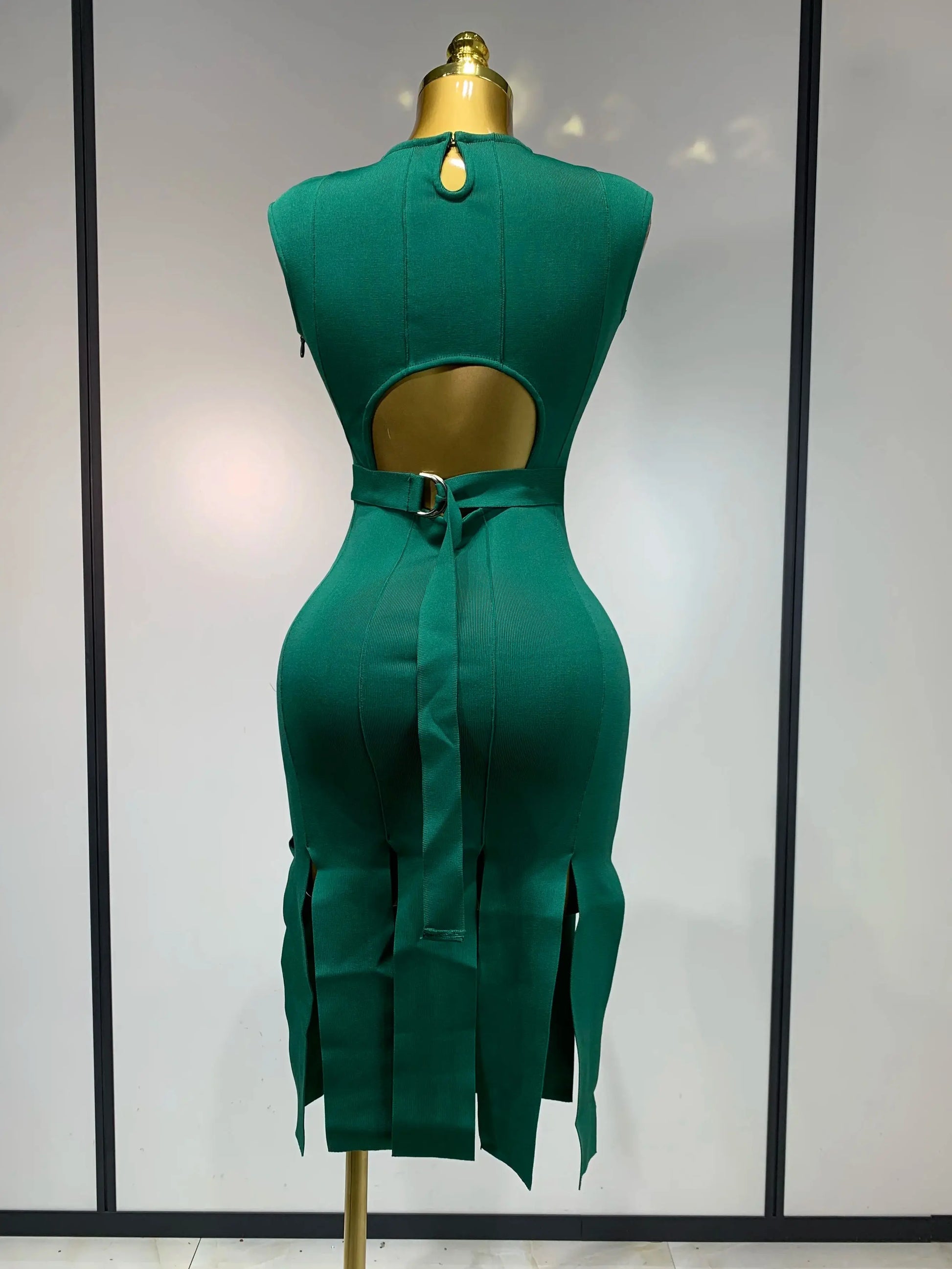 Luxury Birthday Dress Sexy O Neck Sleeveless Hollow Out Fringe Dress Women Green Slim Dresses Elegant Evening Party Club Gowns