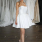 Gaun pengantin pendek a-line sederhana gaun pesta pengantin strapless untuk wanita di atas gaun prom lutut dengan gaun koktail saku