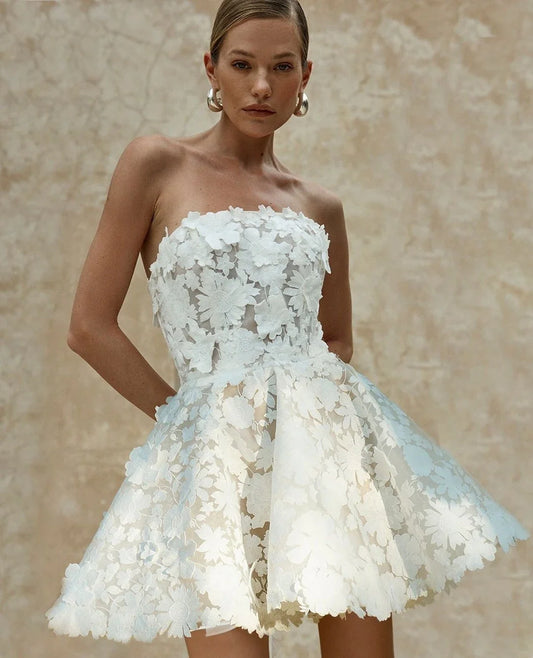 Bez rękawów mini długość krótkiej sukienki weselnej bez ramiączki koronkowe aplikacje Linia prosta sukienka ślubna szata de Mariee