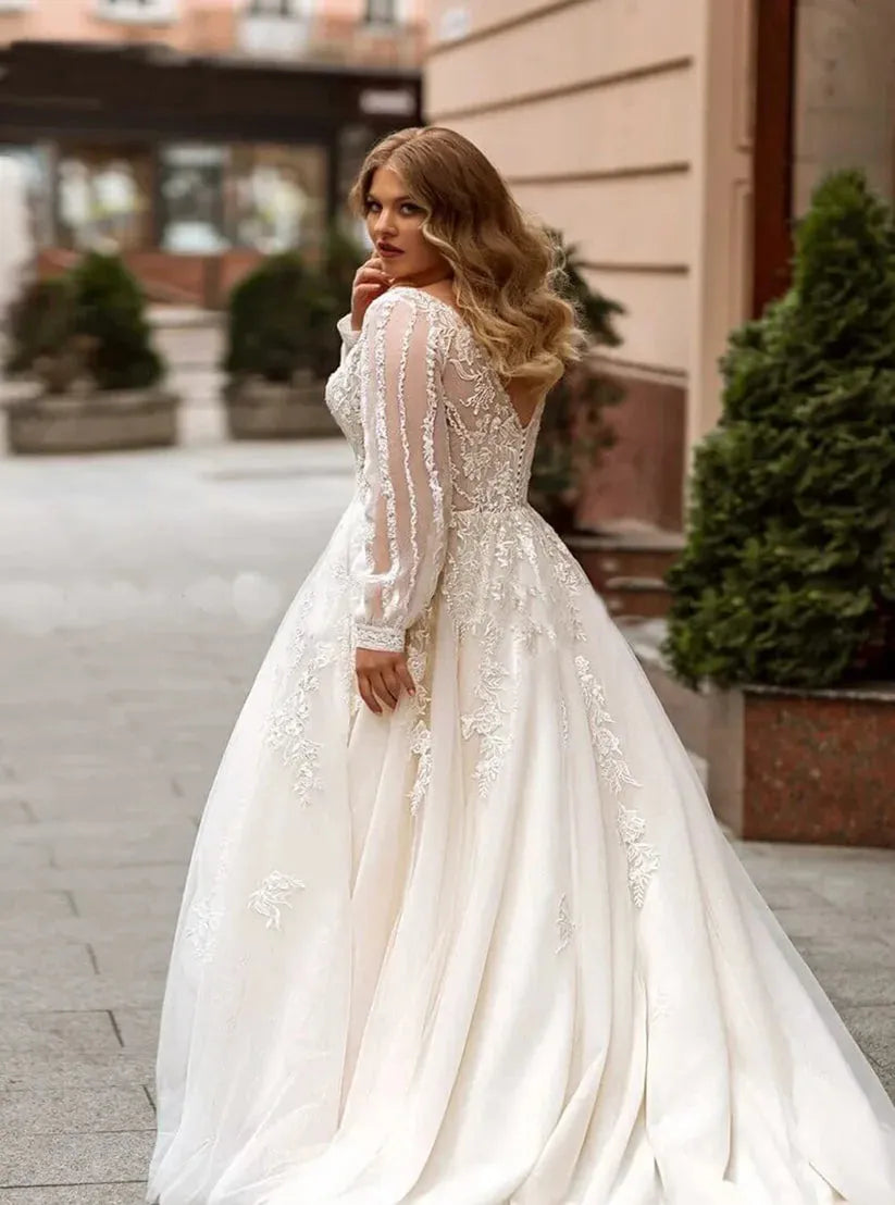 Gorgeous A-line Plus Size Wedding Dresses Tulle Long Sleeve Bridal Gown Sweep Train Oversize Bride Dress Robe de Mariee Ivory 14w Plus Size