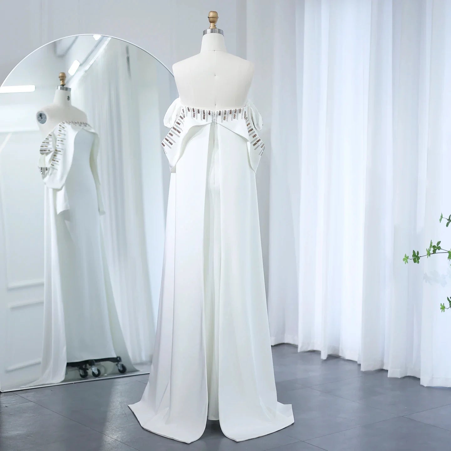 Vestido de noche elegante de sirena blanca, vestido de noche de Dubái con capa, mangas largas y hombros descubiertos, vestidos de fiesta de boda árabes 