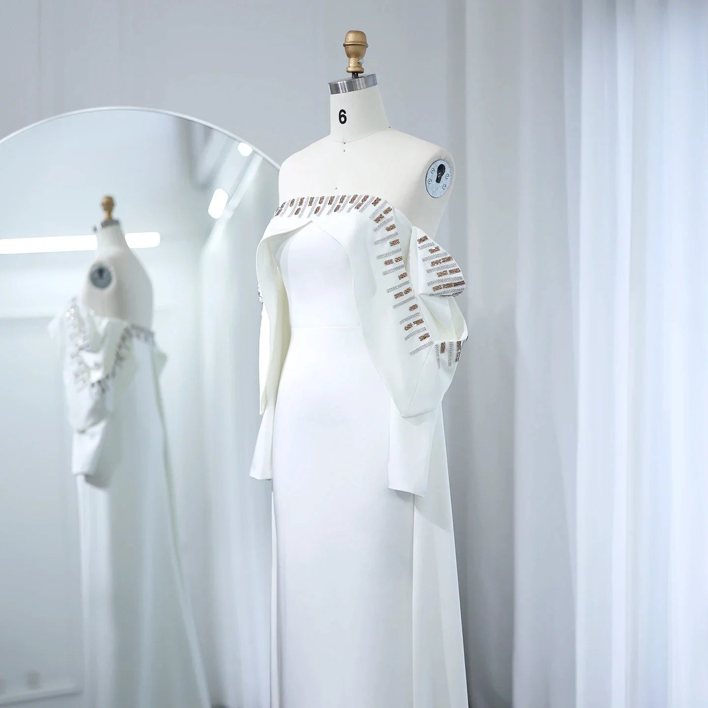 Elegant Off White Mermaid Dubai Abendkleid mit Cape Long Ärmel vor schulter arabischen Hochzeitsfeierkleidern
