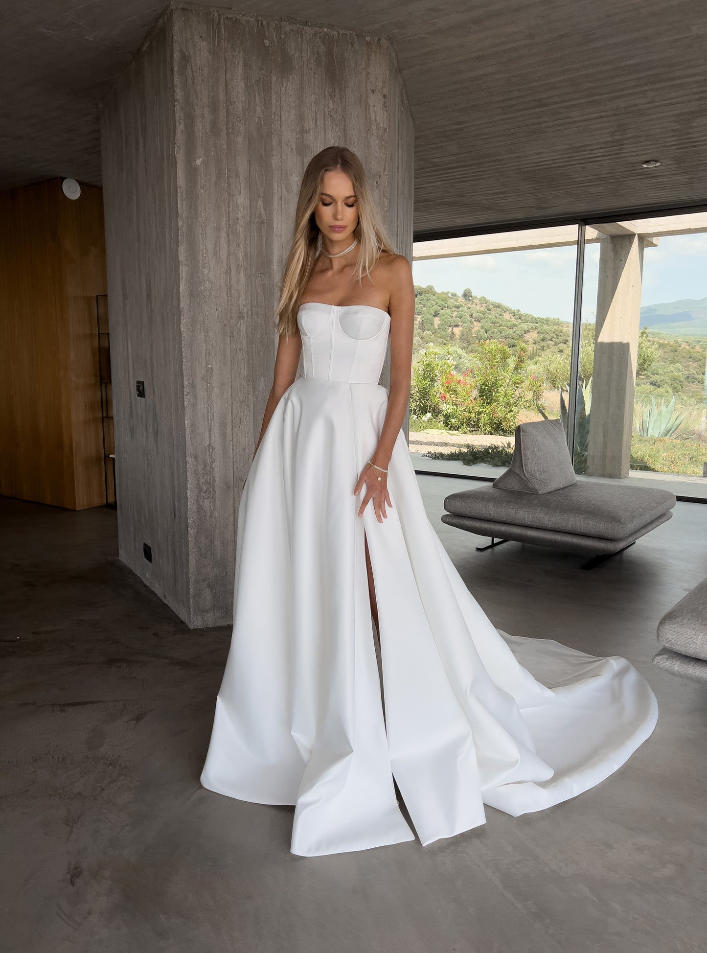 A-line Wedding Dresses Sweetheart Sleeveless Brides Gowns for Women High Leg Slit Bridal Evening Dress with Sweep Train