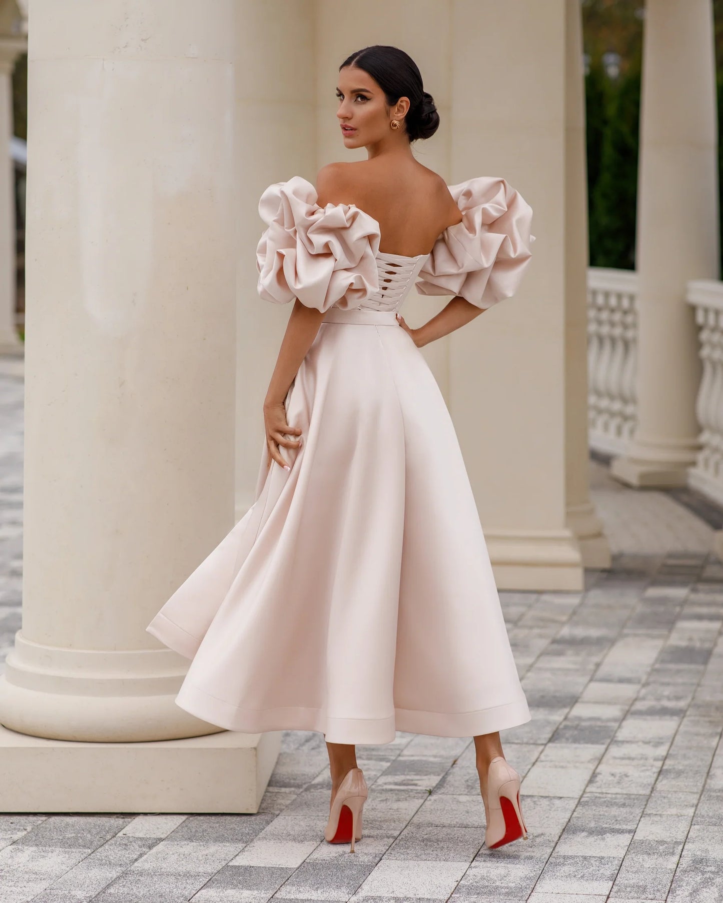 A-line Midi Wedding Dress with Puff Sleeves. Lace-up Back Corset Court Train Bridal Gowns Vestido De Novia Mermaid Princess