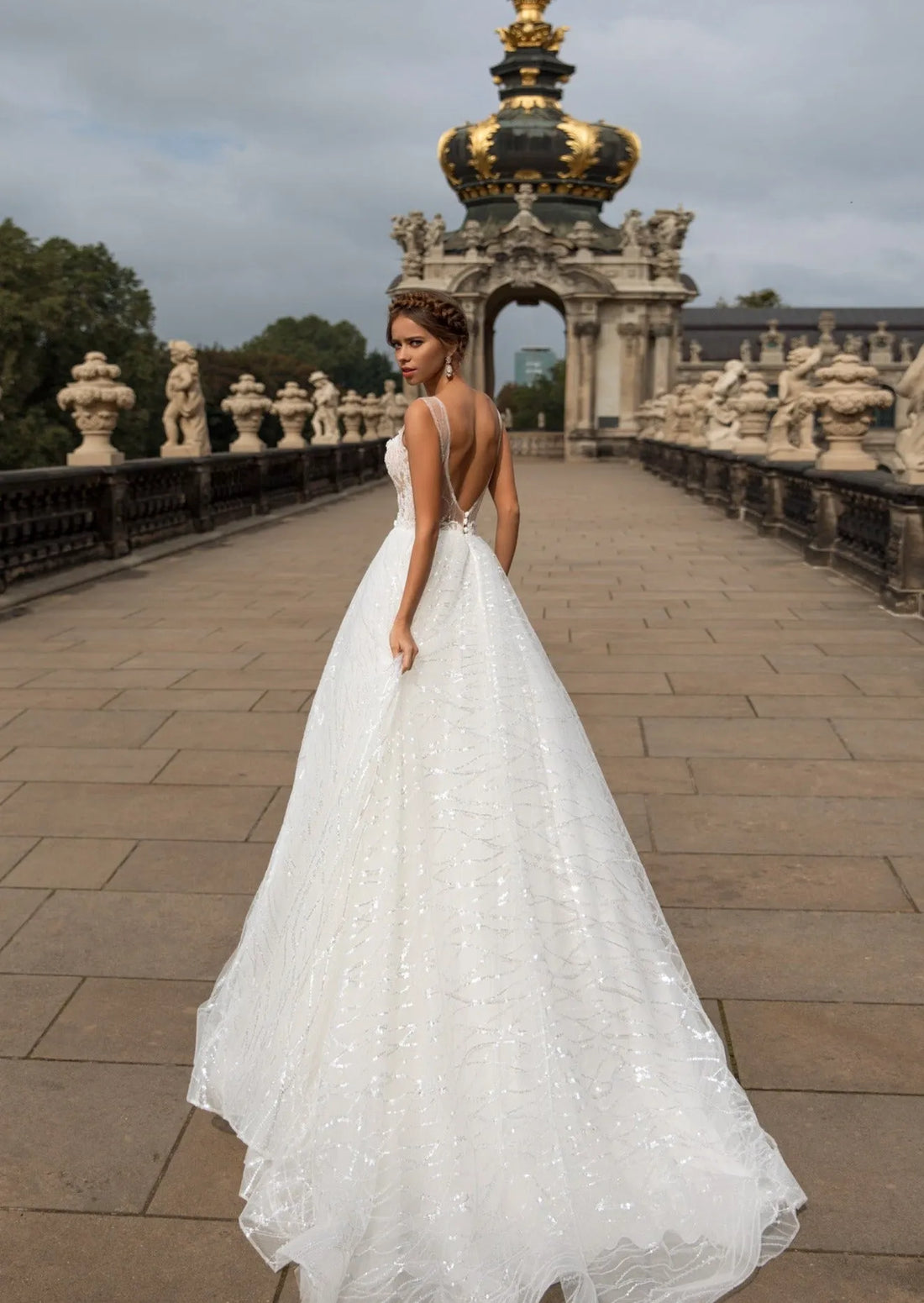 Sparkling Tulle Wedding Dresses Sexy Deep V-Neck Lace Appliqued Beach Boho Shiny Bridal Gowns with Split Ivory