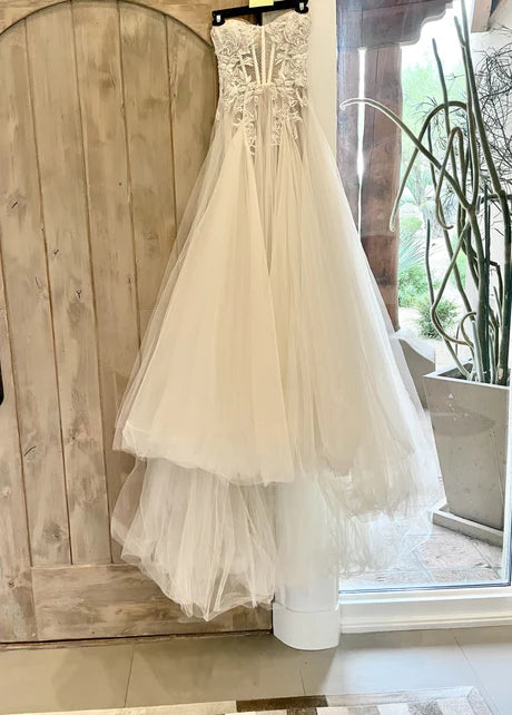 Boho Brautkleider Eine Linie Tüll Spitze Applikze Schatz Sommer Beach Brautkleider Bohemian Ärmeloffen offener Rücken