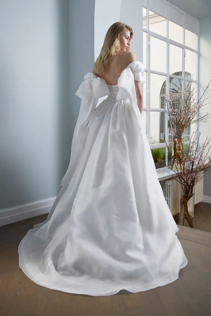 Strapless Ball Gown with Detachable Sleeves Mermaid Vestido De Novia Satin Train Princess Dress Wedding Dress Bow Court Simple Bridal Gown Satin