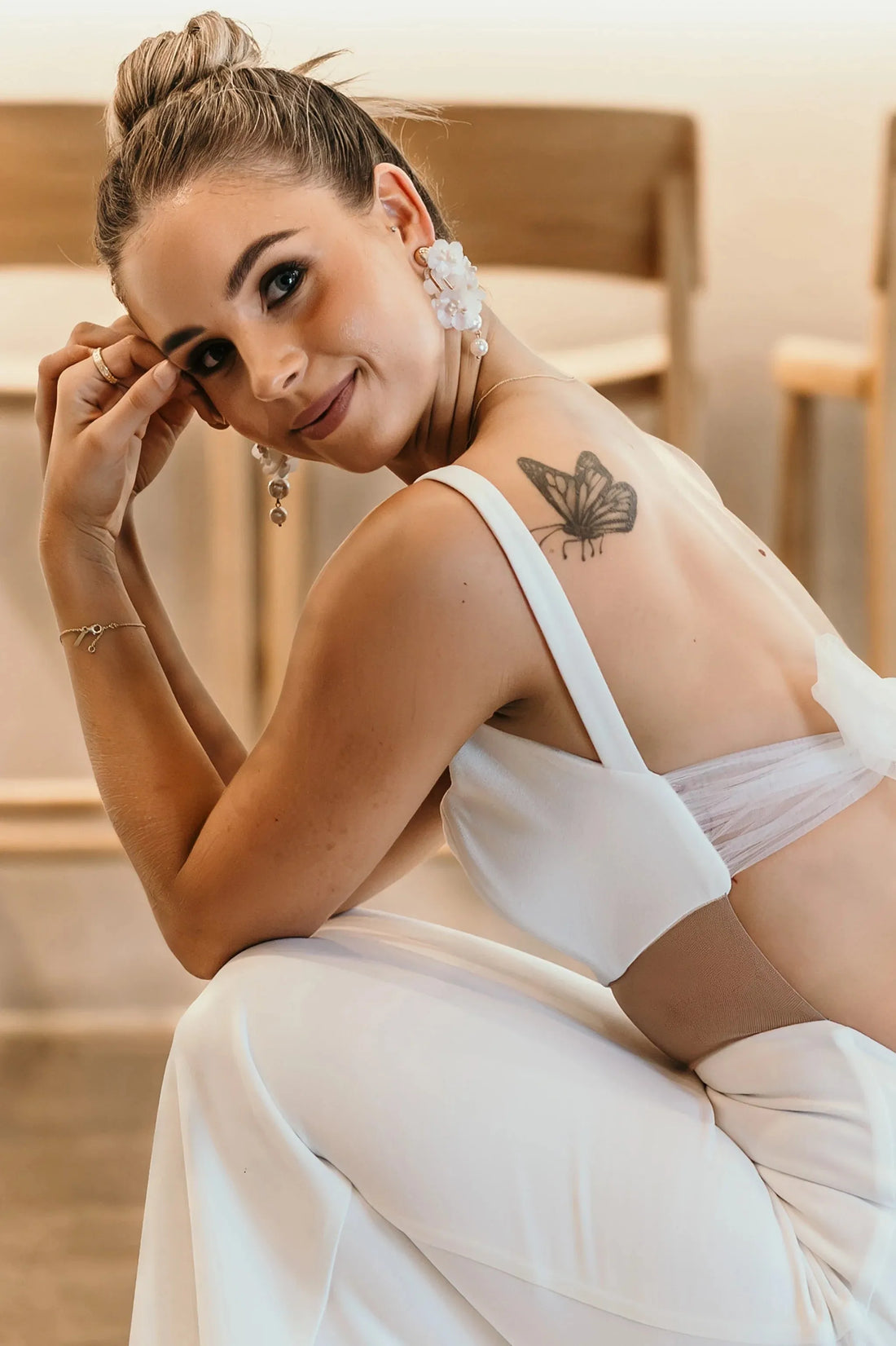 Illusion Mesh Panel Creating a Two-Piece Look with Comfort Wedding Dress Vestido De Novia Bow Court Train Dress Satin Bridal Gown Skirt Satin