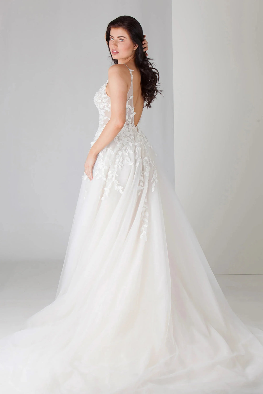 Embroidered & Beaded Vine Lace Wedding Dress Bow Satin Court Train Dress Vestido De Novia Bridal Gown Skirt Satin