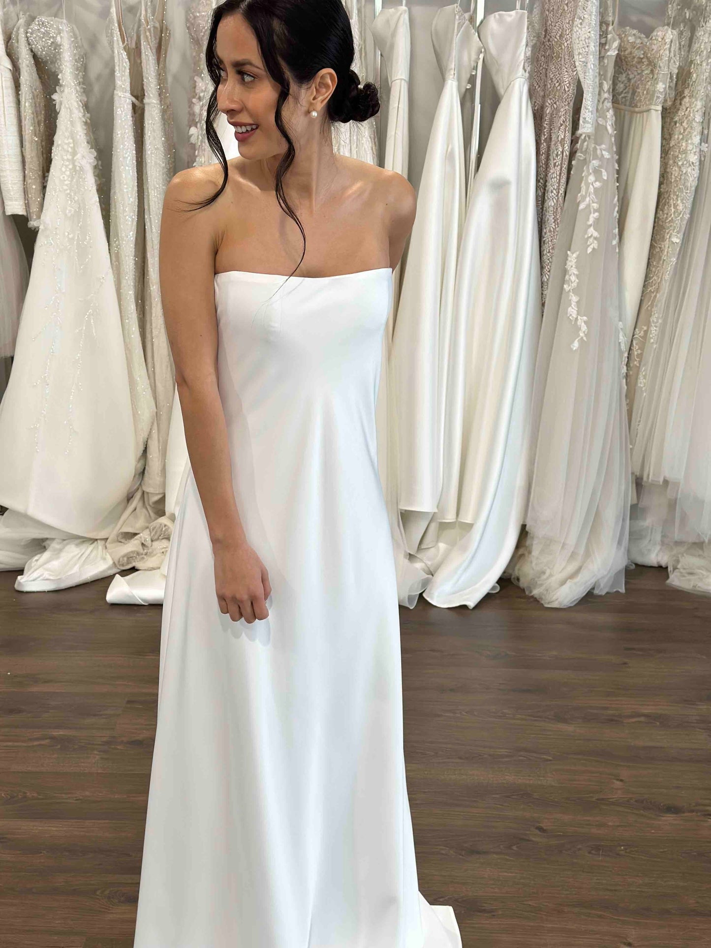 Simple Strapless Straight Neckline Wedding Dress Vestido De Novia Satin Skirt  Bow Court Train Dress  Bridal Gown