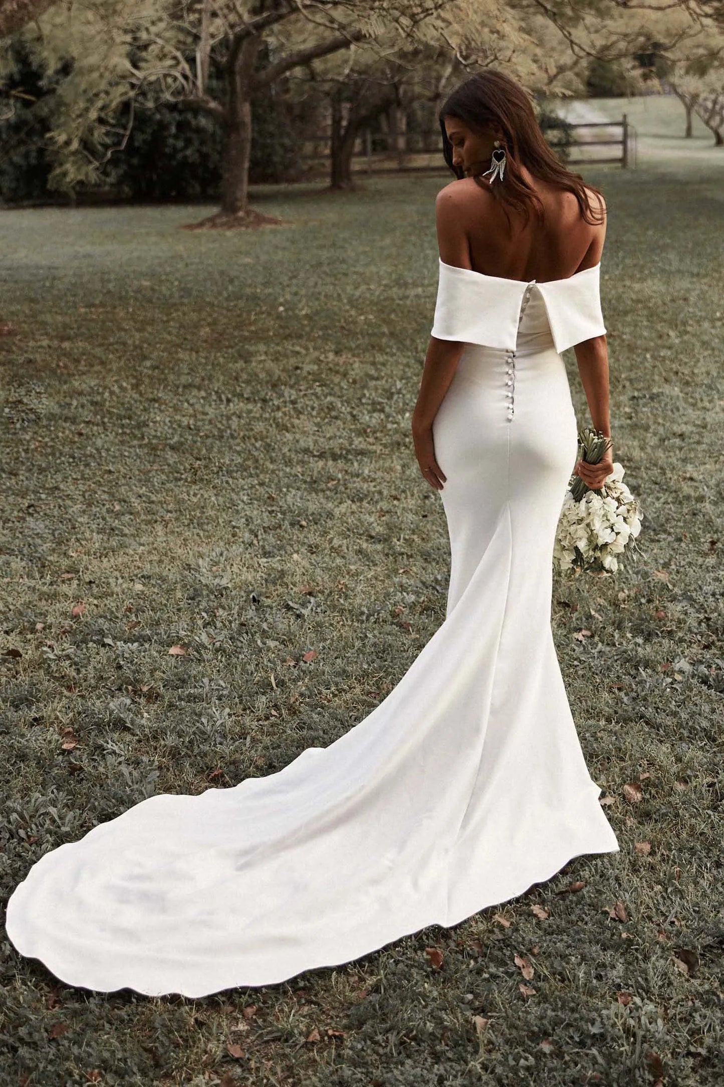 White Off Shoulder Wedding Dresses for Bride Women Mermaid Simple Boho Pleat Bridal Gowns Court Train vestidos de novia