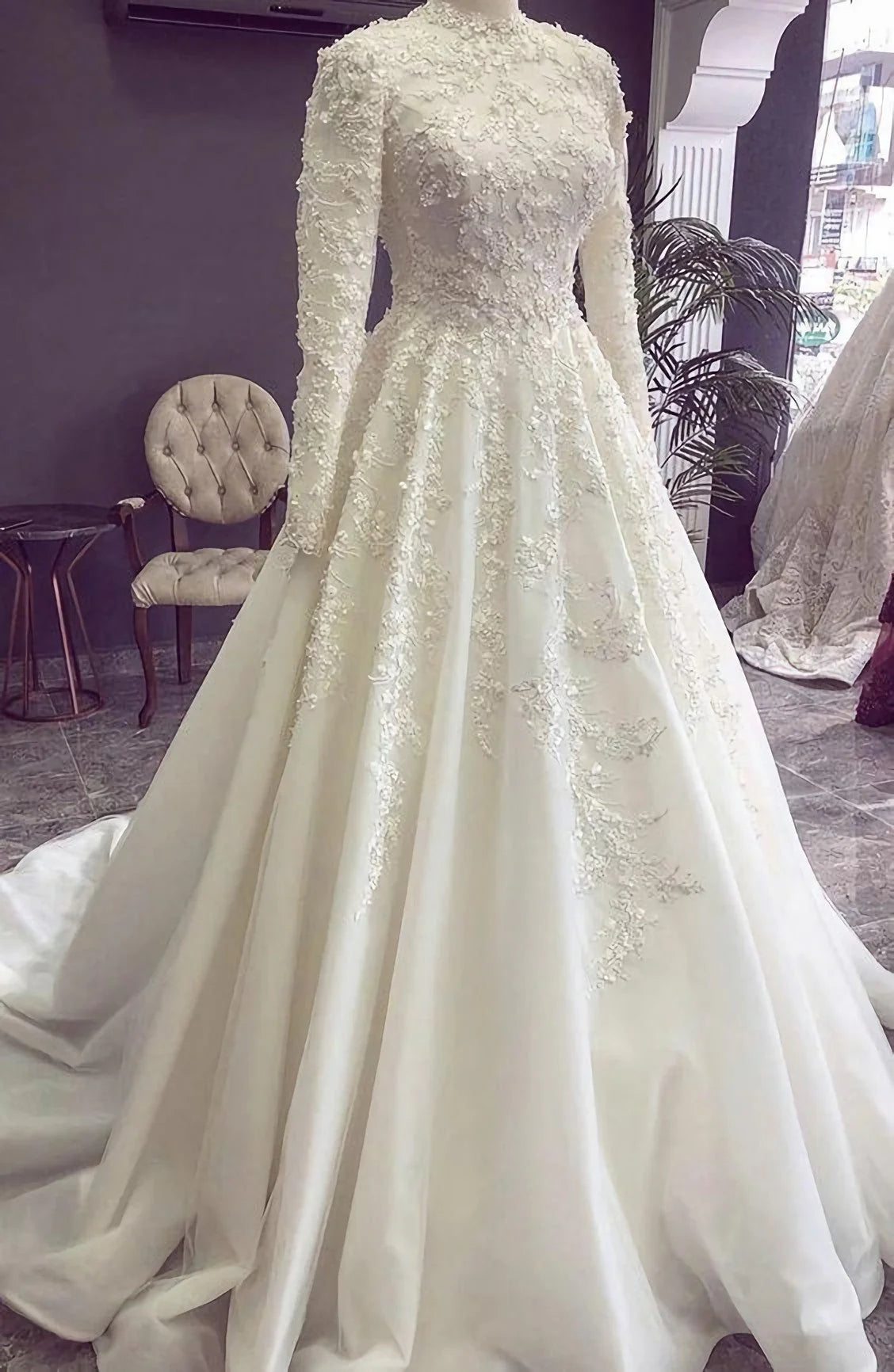 Exquisite Muslim Ball Gown Wedding Dresses Flowers Lace Dubai Arabic Long Sleeves Bridal Dress Robe De Mariée