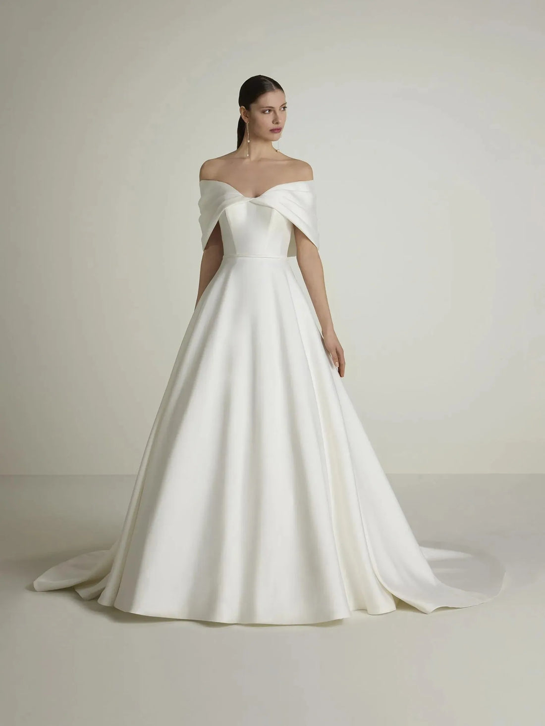 Ballgown Wedding Dress with Off-Shoulder Neckline Vestido De Novia Bow Satin Court Train Sleeves Bridal Gowns White Satin Mermaid Modern Princess Satin