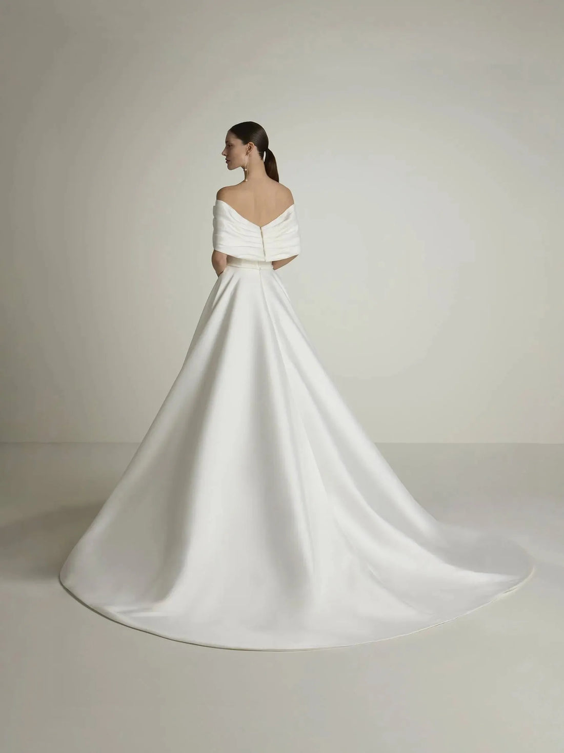 Ballgown Wedding Dress with Off-Shoulder Neckline Vestido De Novia Bow Satin Court Train Sleeves Bridal Gowns White Satin Mermaid Modern Princess Satin