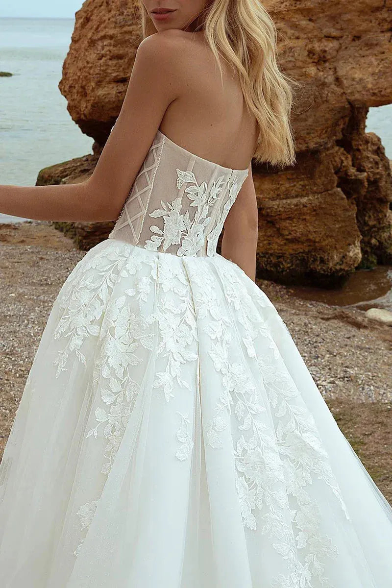 Sweetheart Organza Princess Wedding Dresses Puff Sleeves Lace Appliques Criss Cross Pleated A-Line Bridal Gowns Open Back Ivory 26W