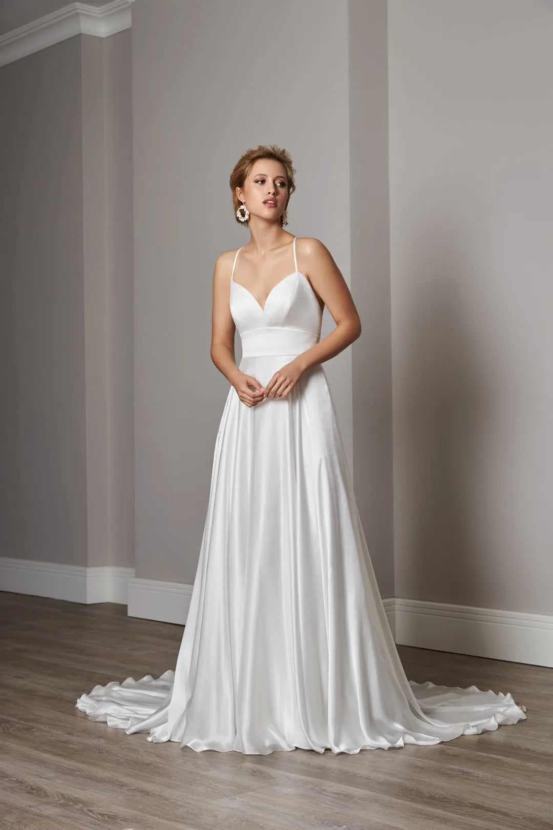 Spaghetti Straps Wedding Dress White Simple Modern Court Train Bridal Gown Princess Vestido De Novia Satin Bow Sleeveless Mermaid Satin