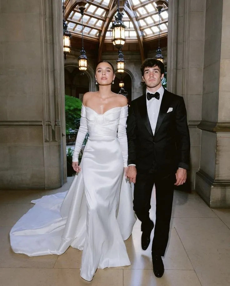 Elegant Mermaid Wedding Dresses Off Shoulder Pleat Brides Dress with Long Train Long Sleeves Bridals Gowns for Women Ivory