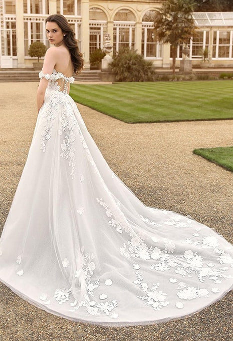 Generous A-Line Wedding Dresses Off Shoulder Appliques Bridals Dresses High Side Slit Bridals Dress for Formal Occasion