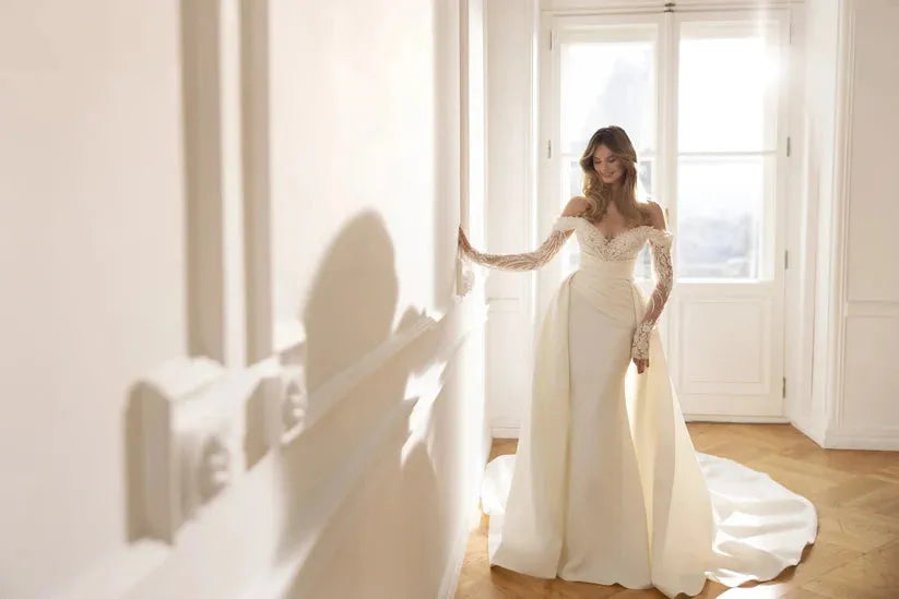 Luxury Mermaid Lace Wedding Dresses Off Shoulder V-Neck Pleated Long Sleeves Bridal Gowns Elastic Satin Bride Dress Ivory 26w Satin