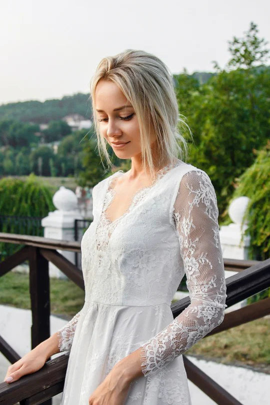 Newest Short Wedding Dresses with Illusion Long Sleeves Full Lace V Neck Backless Summer Beach Bridal Gowns Informal Party Wear