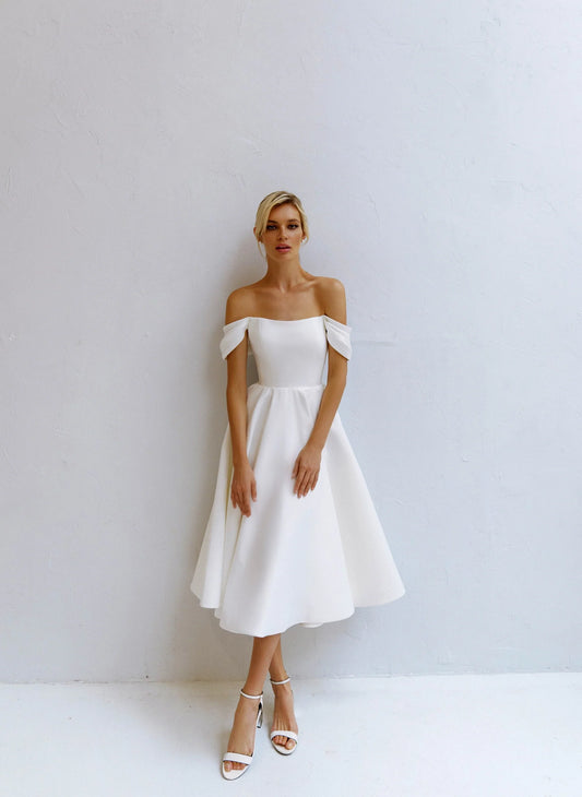 Off-the-Shoulder A-Line Short Wedding Dress with Zipper Back Vestido De Novia Mermaid Court Train White Satin Sleeves Bridal Gowns Princess Modern