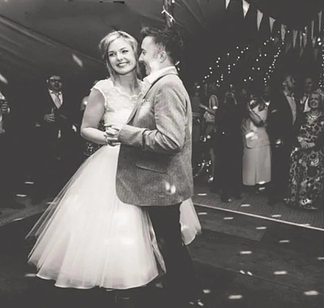 Simple Summer A Line Wedding Dresses Scoop Sleeveless Dots Tulle Mid-calf Bridal Gowns 14w