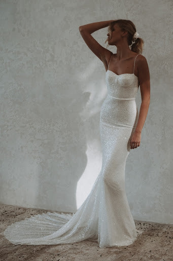 Proste cekinowe koronkowe sukienki ślubne syreny Sweetheart Spaghetti Straps Fit and Flare Bridal Suknie Trąbe Sukienki panny młodej