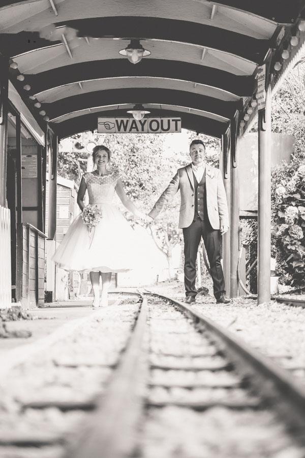 Robe de mariée trapèze d'été simple, sans manches, en Tulle, à pois, mi-mollet