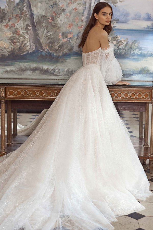 Sparkling Tulle Princess Wedding Dresses Puff Sleeves Off Shoulder Boned Bride Dresses Long Train Backless Wedding Gowns