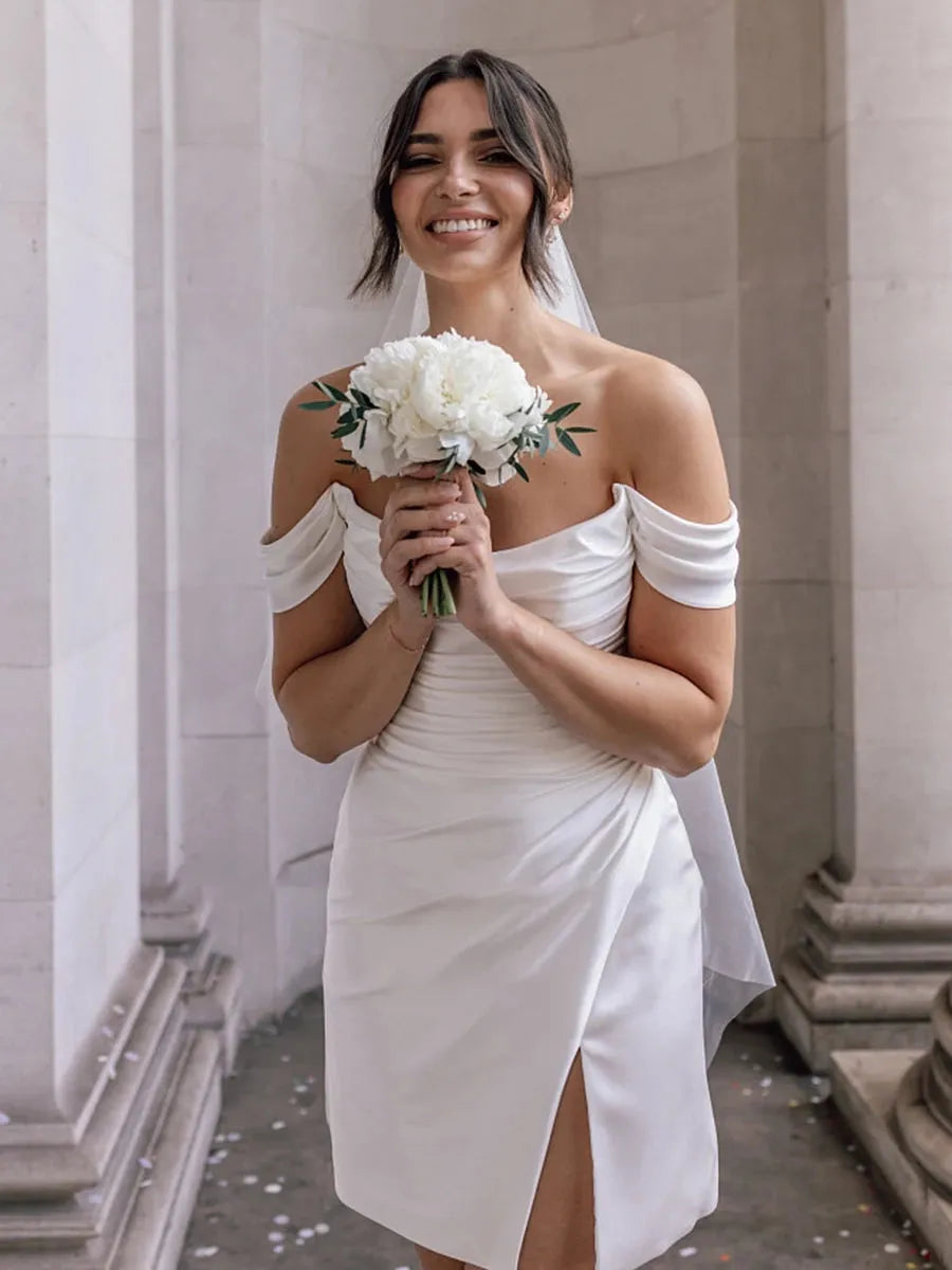 Liebe Einfache Mini -Flecken von der Schulter Hochzeitskleid kurz über dem Knie Rückenfreie Seiten Sliptbrautkleider Vestido de Novia