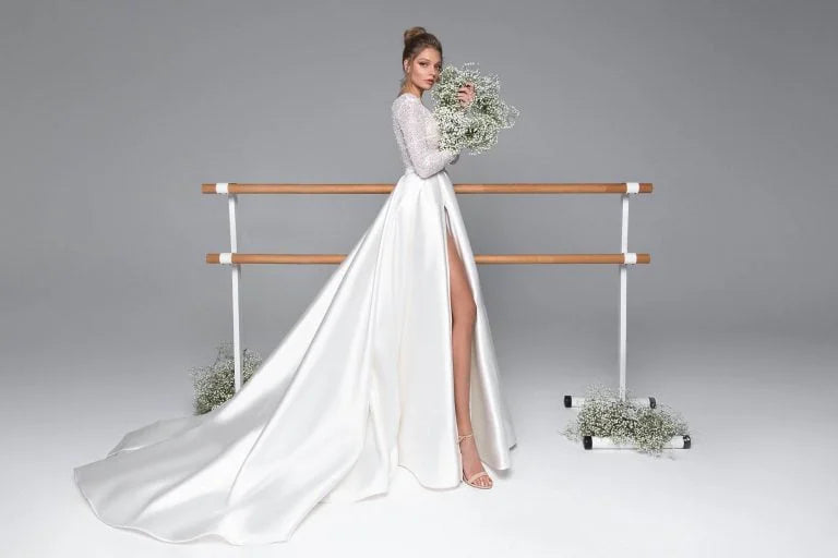 Custom Made Long Sleeves V-neck Brdial Grown A Line Wedding Dresses Side Slit