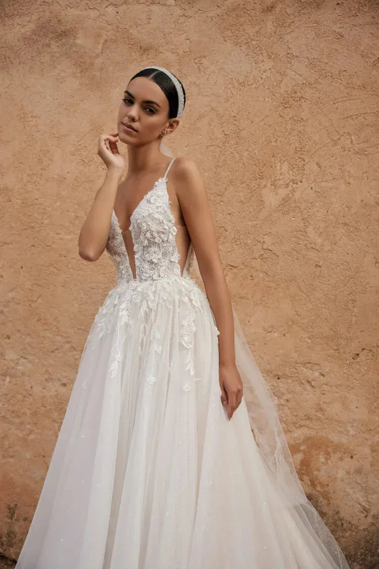 Spaghetti Straps Vestidos De Novia Sexy Deep V Neck Open Back A Line Lace Wedding Dresses Appliques Vestido De Noiva Satin