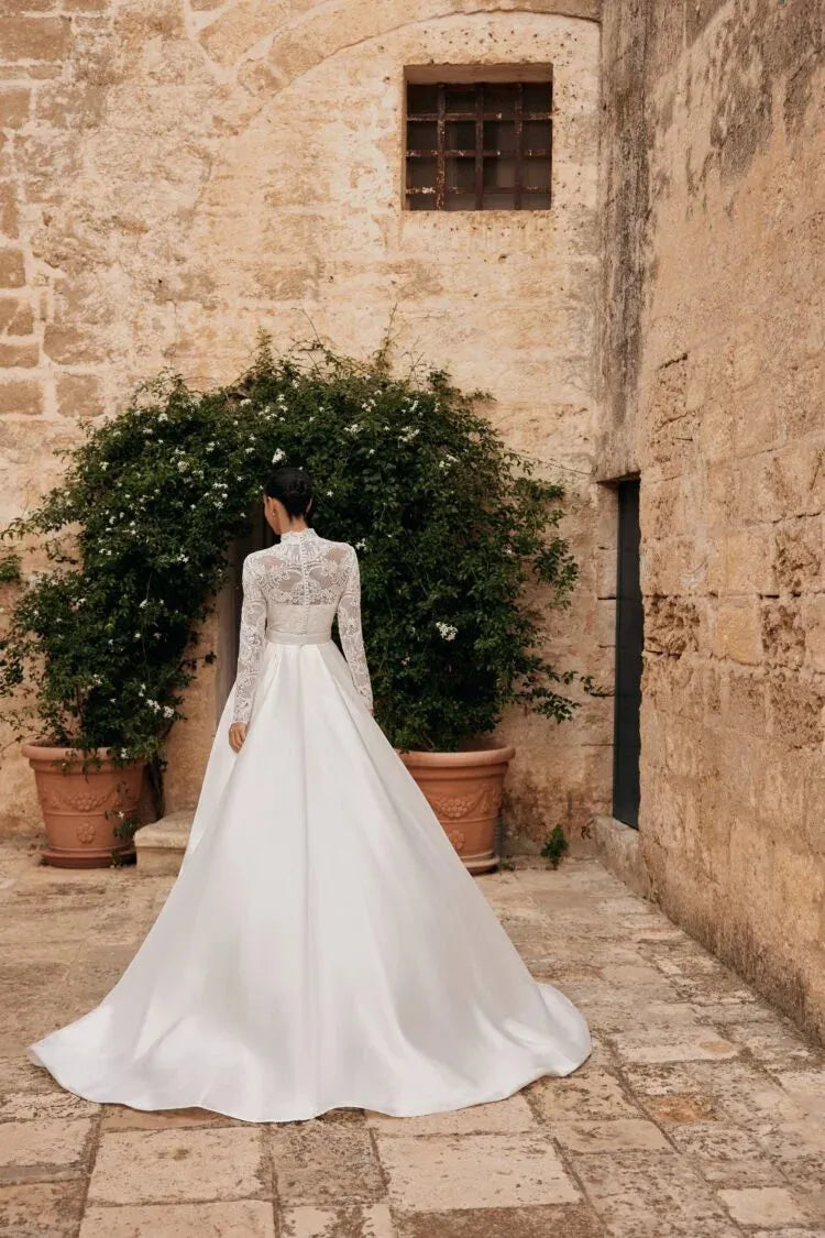 A-line Long Sleeves Wedding Dresses Classical Princess Bridal Gown Applique Elegant Wedding Party Gowns Customized Satin