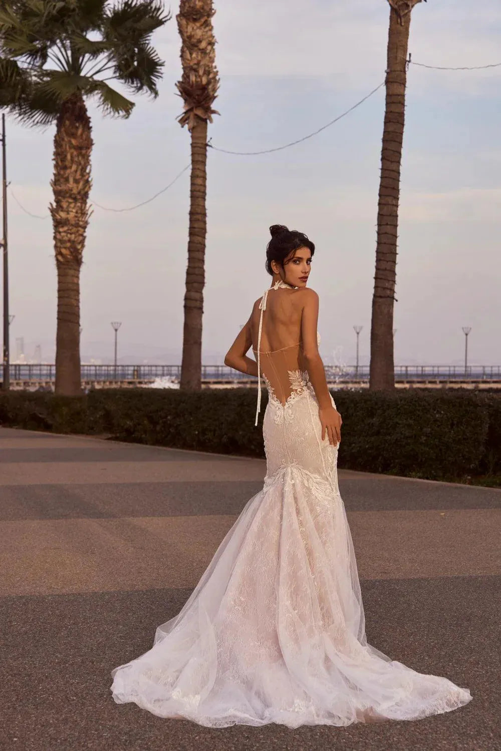 Vintage Backless Wedding Dresses Illusion Mermaid Sleeveles Lace Appliques Ceremony Vestidos De Novia Customised Satin