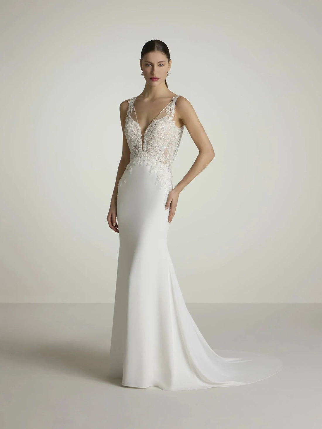 Mermaid Wedding Dress with V Neck with Straps in Crepe and Beading Sleeves Bridal Gowns White Satin Mermaid Modern Princess Vestido De Novia Bow Satin Court Train Satin