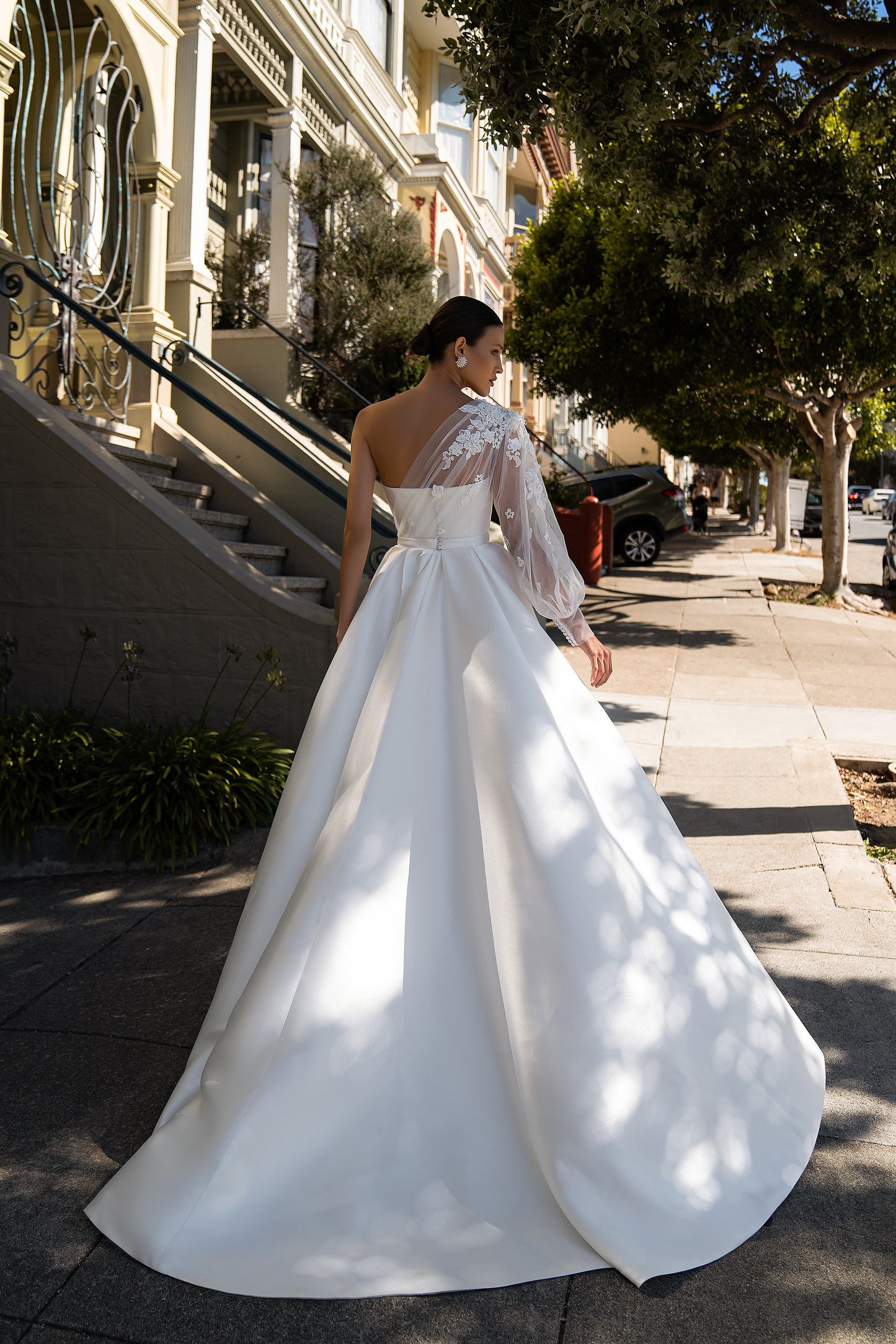 כתם שמלת כלה מפוצלת vestidos de novia מתוקה צוואר חלוק de mariée לנשים שמלת רכבת מטאטא בהתאמה אישית עם חגורה