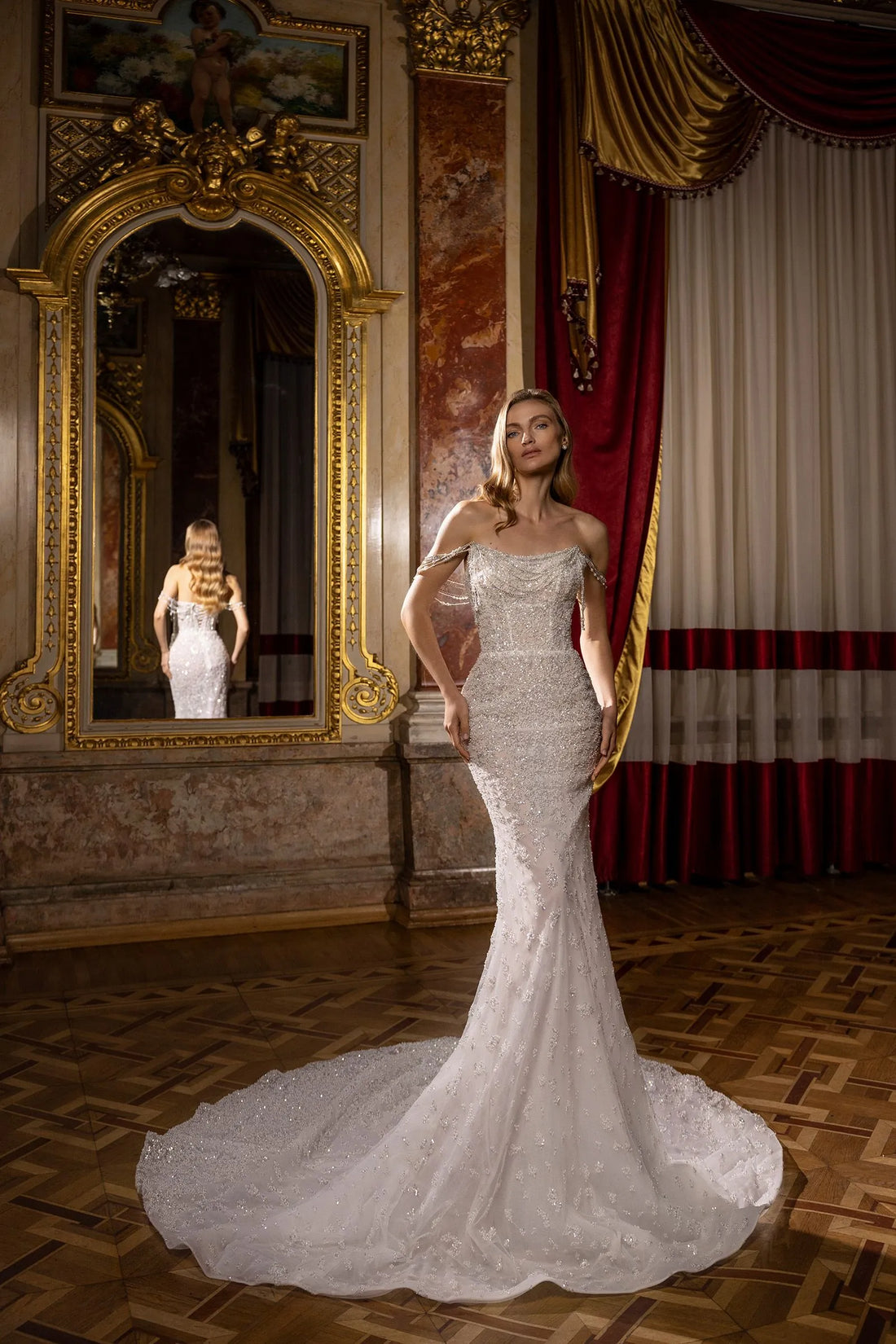 Off the Shoulder Sweetheart Wedding Dresses for Women Sequin Shiny Wedding Gowns Mermaid Court Bridal Gown Satin