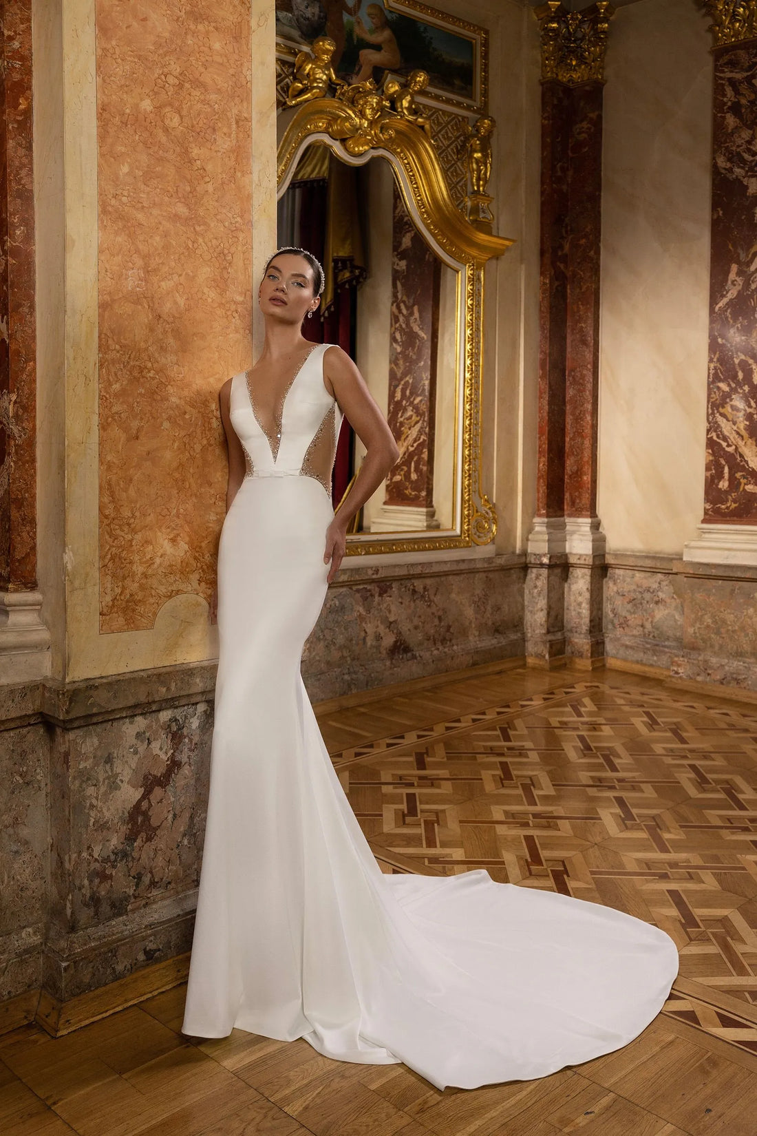 Sexy V-Neck Beaded Wedding Dresses Zipper Back Sweep Train Bridal Gowns Vestidos de Novia Satin