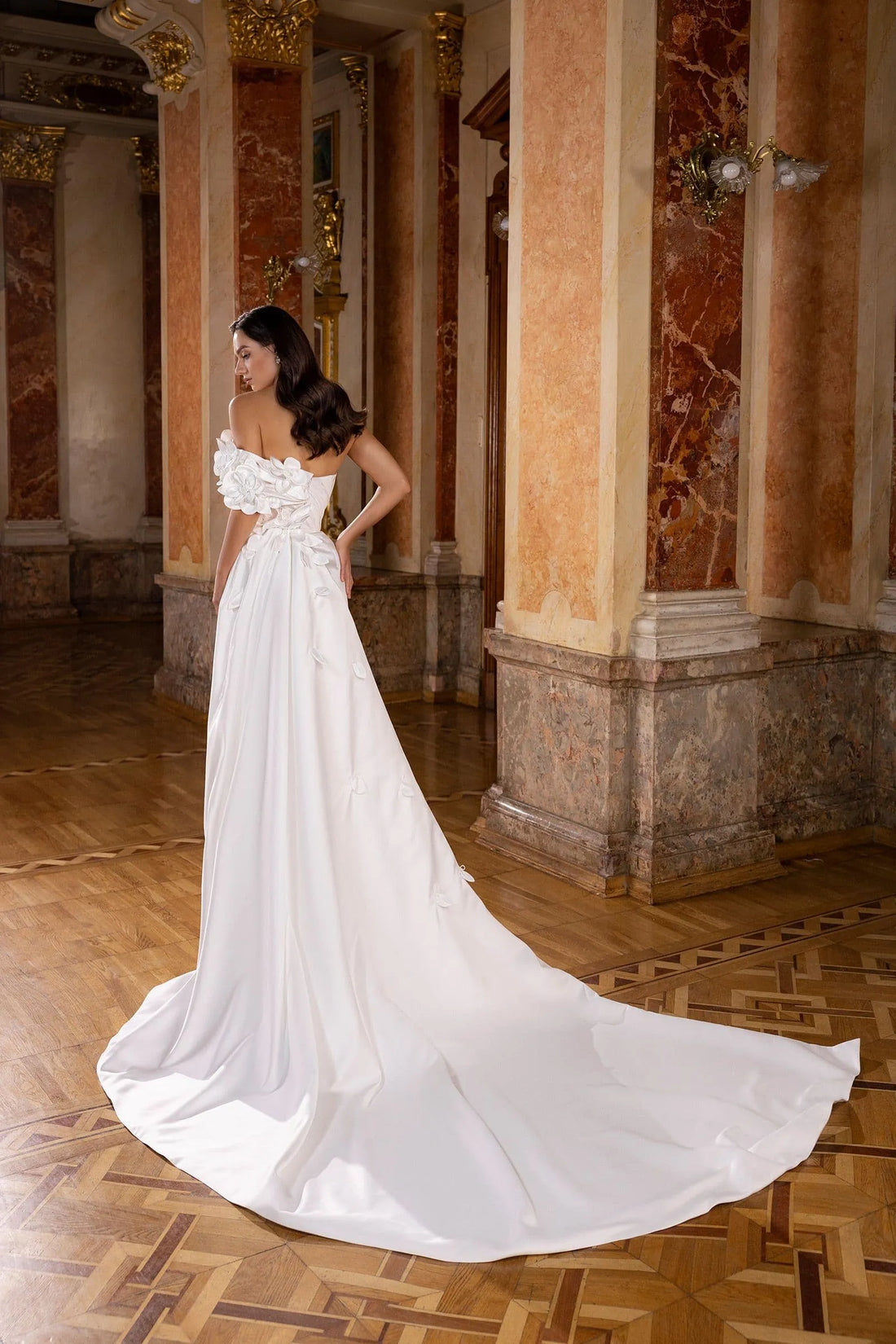 Gorgeous Satin Romantic Wedding Dresses Mermaid Off Shoulder Satin